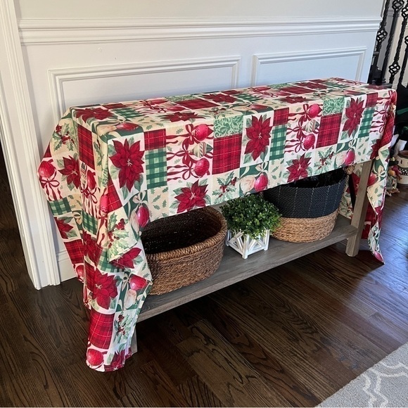 Christmas/Holiday Rectangular Tablecloth Country Patchwork Holly Poinsettia Tree - Picture 4 of 13